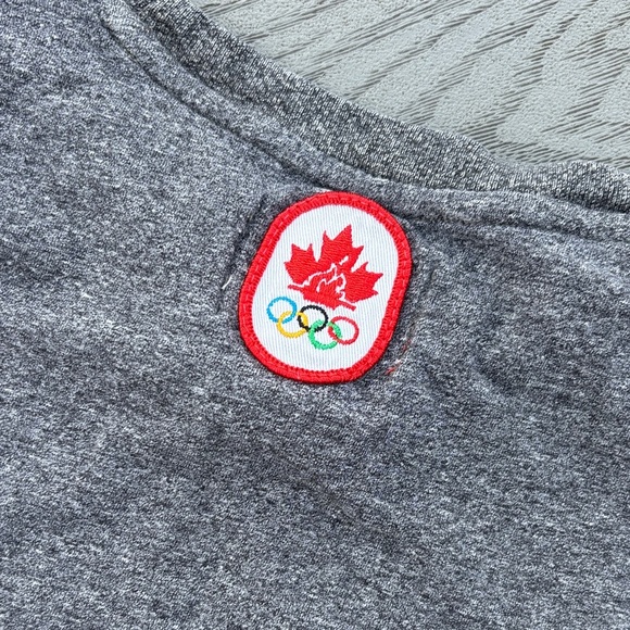 Hudson’s Bay - Olympic CANADA Gray Canada Short Sleeve Tee - Women’s Small - Picture 5 of 6